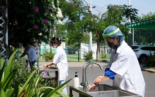 Đại học Đông Á tăng cường nhiều lớp phòng chống dịch Covid-19